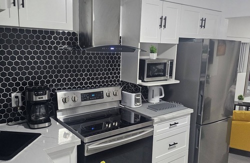 LaSalle Apartment | Maison Blanche de Montréal, 15 min from downtown.