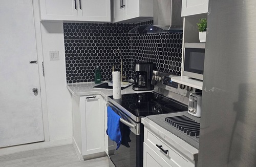LaSalle Apartment | Maison Blanche de Montréal, 15 min from downtown.
