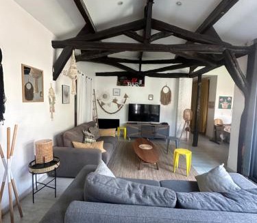 Saint-Vincent Apartment | Maison bohème centre ville avec parking