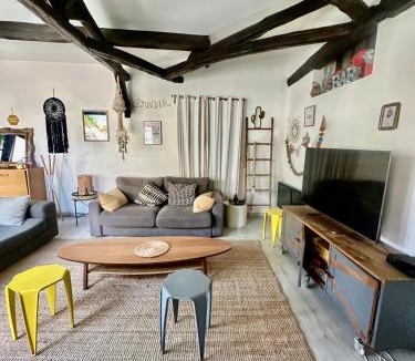 Saint-Vincent Apartment | Maison bohème centre ville avec parking