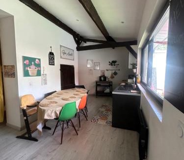 Saint-Vincent Apartment | Maison bohème centre ville avec parking