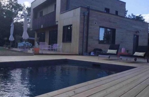 Saint-Denis-en-Val House | Maison bois architecte piscine spa près de la Loire
