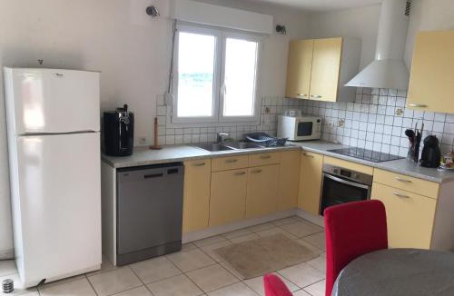 Salles-Curan House | Maison bord de Lac de Pareloup