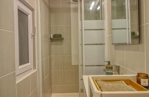 Enghien-les-Bains Apartment | Maison Boueno II - Guest house 15' from Paris Center