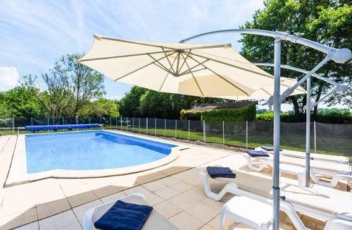 Moulins Engilbert Villa | Maison Bourguignonne