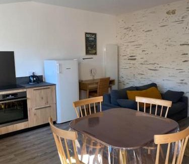 Brissac-Quince Apartment | Maison - Brissac Quincé Centre