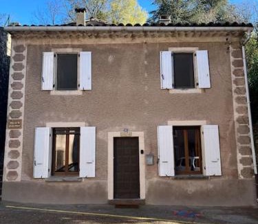 Lasalle House | Maison cévenole typique et son jardin suspendu
