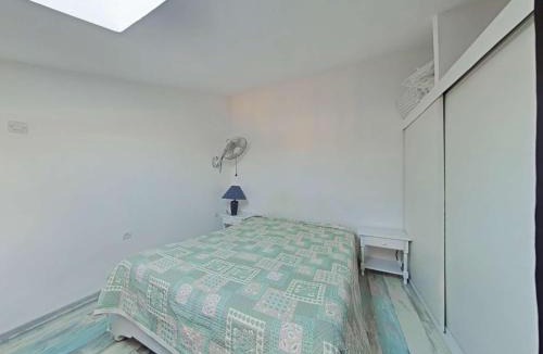 Leucate Apartment | Maison cabine mezzanine 4 couchages PORT LEUCATE NATURISME PL070-073
