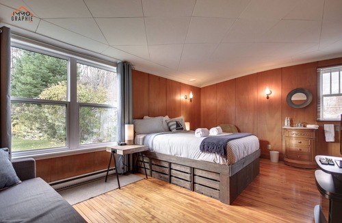 Saint-Jean-des-Piles Bed & Breakfast | Maison Cadorette