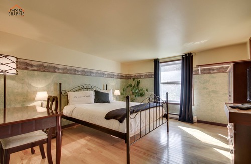 Saint-Jean-des-Piles Bed & Breakfast | Maison Cadorette