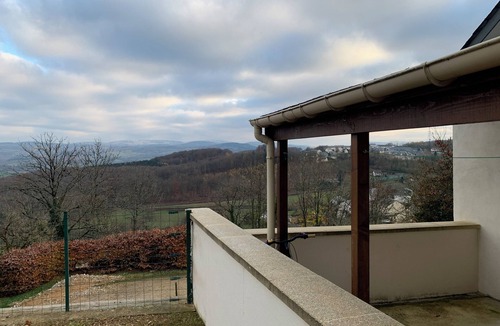 Chateau-Chinon House | Maison Calme & Paisible Avec vue