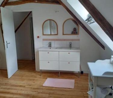 Botmeur House | Maison, calme avec cheminée.