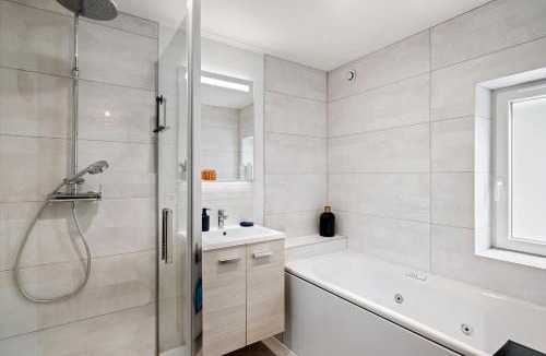 Coteaux Ouest House | Maison Calme avec Jardin - 10 pers - Proche Centre Rouen