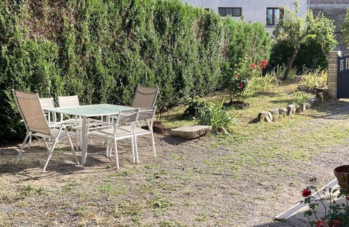 Job House | Maison Calme