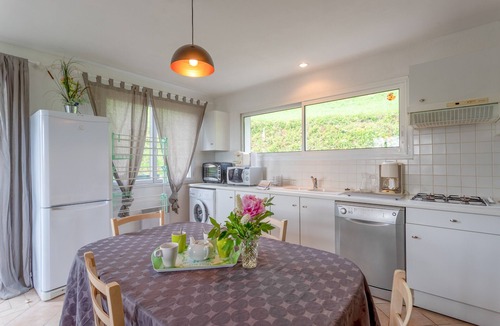 Lagarde House | Maison Camille - Cozy Cottage 10 min from Lourdes, Terrace, Fireplace, Private Parking