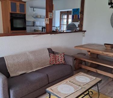 Giroussens House | maison campagne jardin