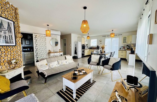 Theuville House | Maison Campagne Meublée Tourisme * * * 15 min from Chartres with Jacuzzi