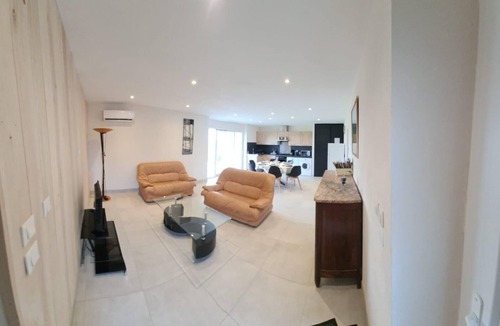 Lavaur House | Maison Cassé