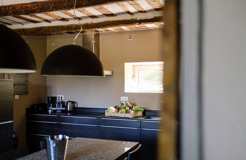 Pernes-les-Fontaines Villa | MAISON CECILE - LUXURY VILLA + POOL + CONCIERGE SERVICE