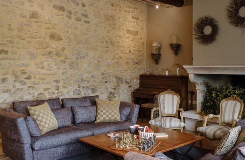 Pernes-les-Fontaines Villa | MAISON CECILE - LUXURY VILLA + POOL + CONCIERGE SERVICE