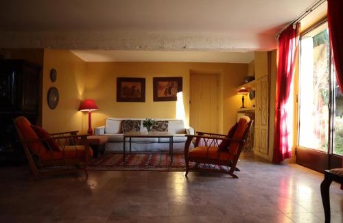 Villarzel-du-Razes House | Maison Chérie Artisanal Farmhouse