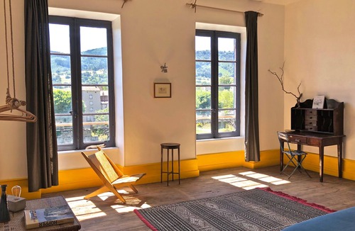 Lavoute-Chilhac House | Maison CHA-RI-VA-RI