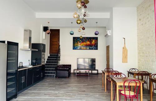 Jaunay-Marigny House | maison chaleureuse ,avec piscine, spa, Futuroscope