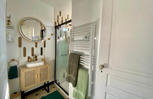 Belleuse House | Maison chaleureuse Babyfoot, vinyles & détente