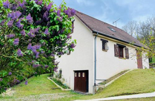 Vezillon House | Maison chaleureuse dans un écrin de verdure