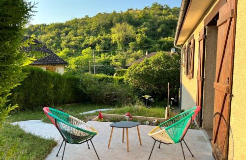Vezillon House | Maison chaleureuse dans un écrin de verdure
