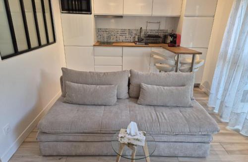 Bagneux Apartment | Maison chaleureuse jacuzzi PS2-1, climatisation et parking payants