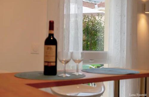 Bagneux Apartment | Maison chaleureuse jacuzzi PS2-1, climatisation et parking payants