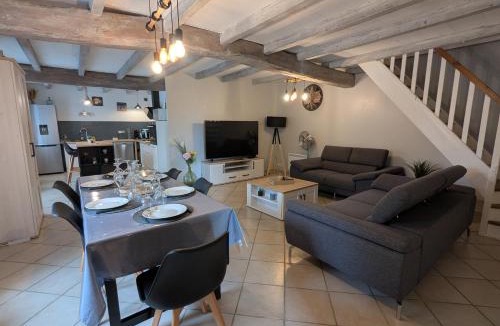 Juillac-le-Coq House | Maison charentaise