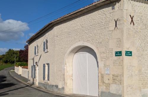 Juillac-le-Coq House | Maison charentaise