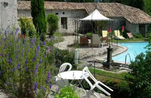Montaigu-de-Quercy House | Maison charmante avec piscine partagée à Montaigu-de-Quercy