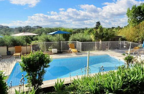 Cardet House | Maison charmante à Cardet avec piscine partagée