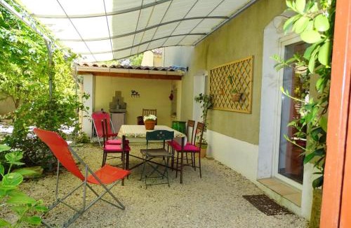 Cardet House | Maison charmante à Cardet avec piscine partagée
