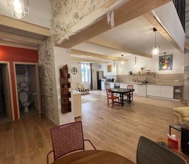 Cessenon-sur-Orb Apartment | Maison Charme et Modernité