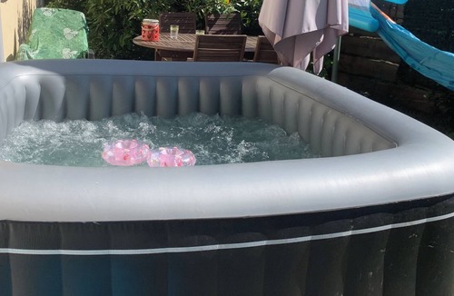 Escource House | Maison Clôturée, Plages, Lacs, Océan et Jacuzzi. Animaux de Compagnie Acceptés