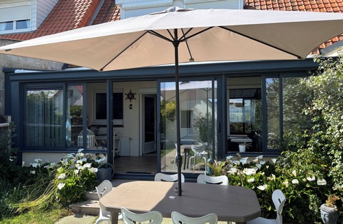 Wimereux House | Maison Cléopâtre Near beach and shops, veranda, garden, private parking