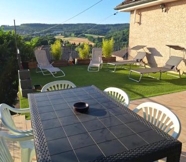 Baume-les-Dames Apartment | Maison climatisée au calme proche des commerces