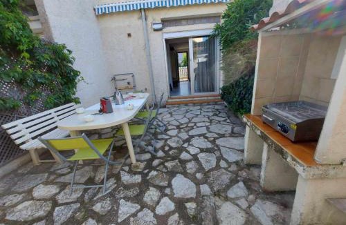 Le Grau-dʼAgde House | Maison climatisée rénovée 2 pièces, 2 cabines avec terrasses à 500m de la plage, parking inclus