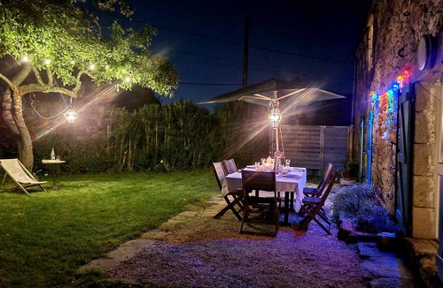 Locoal-Mendon House | Maison Comfortable et Conviviale Avec de Beaux Espaces