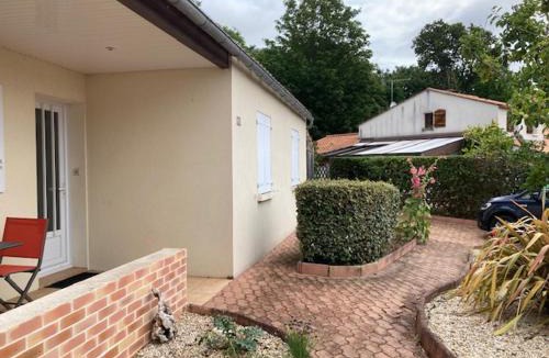 Saint-Vincent-sur-Jard House | Maison confortable 6 pers. à 200m de la plage, animaux admis, parking - FR-1-194-449