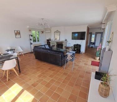 Crecy-en-Brie House | Maison confort et repos