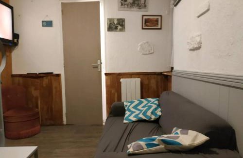 Saint Maurin House | Maison confortable à Saint-Maurin avec 45 m² et terrasse