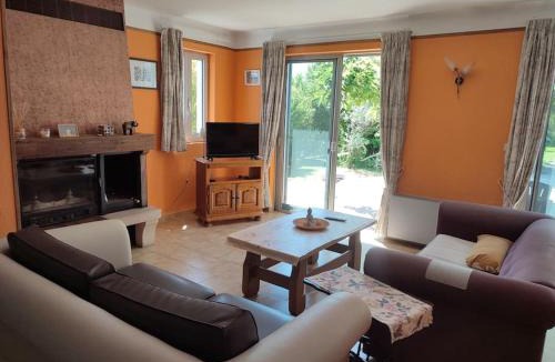 Courthezon Villa | Maison confortable avec grand jardin