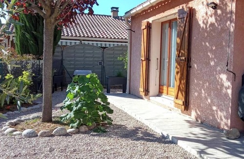 Laroque House | Maison Confortable, Dans Petit Village Médiéval, Proche de la Rivière