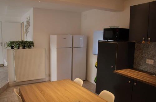Saint-Sauvant House | Maison confortable 6 personnes - 3 chambres - Espaces partagés