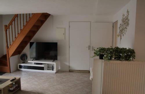 Saint-Sauvant House | Maison confortable 6 personnes - 3 chambres - Espaces partagés